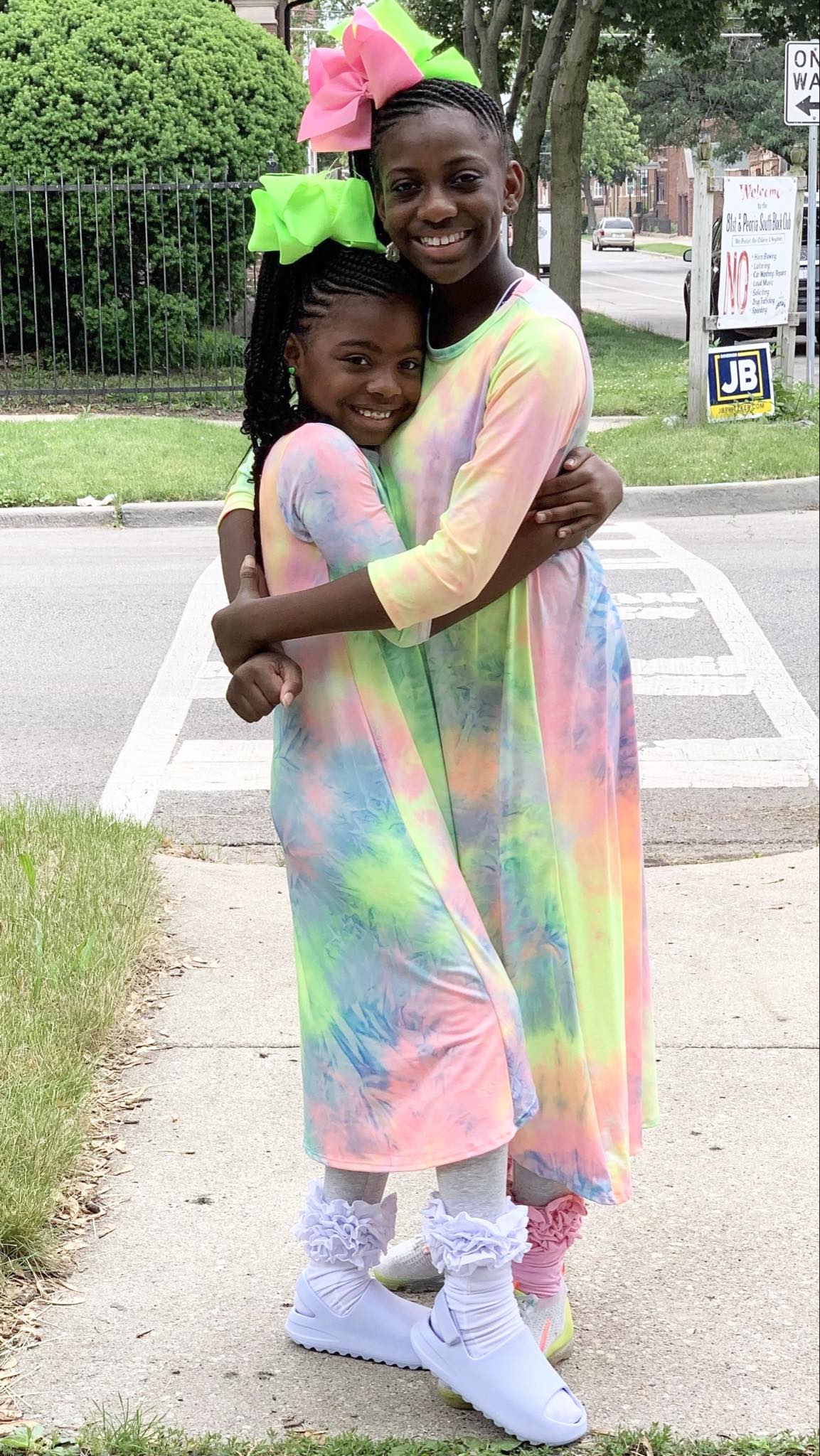 "HI-LLO!" Tie-Dye Dress Neon Green Hair Bow