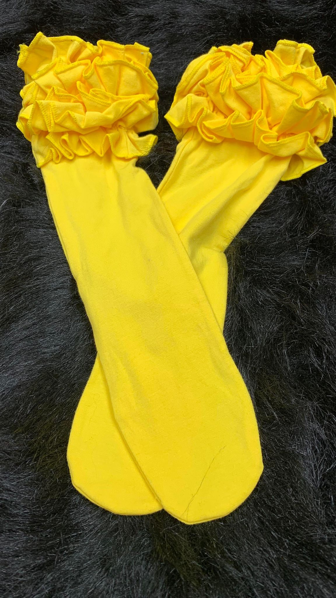 "Frill Talk" Ruffled Slouch Socks - White